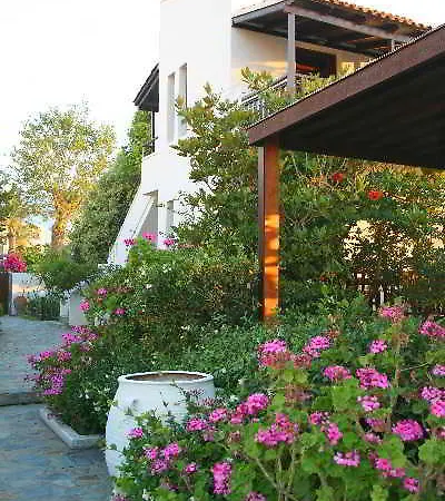 Proimos Maisonnettes Hotel Platanés